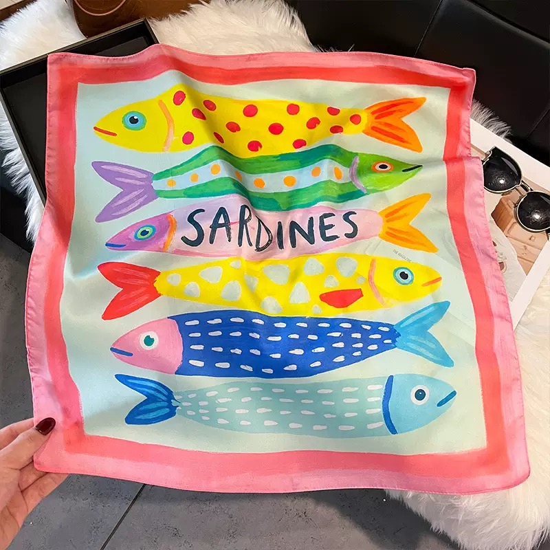 Silk Neck Scarf - Kwadratowe jedwabne apaszki damskie z modnym