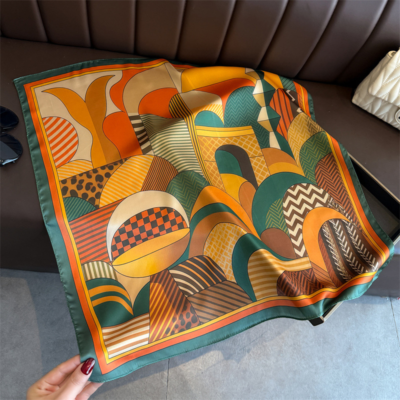 Jedwabne apaszki damskie z now – Silk Neck Scarf recenzja i cena